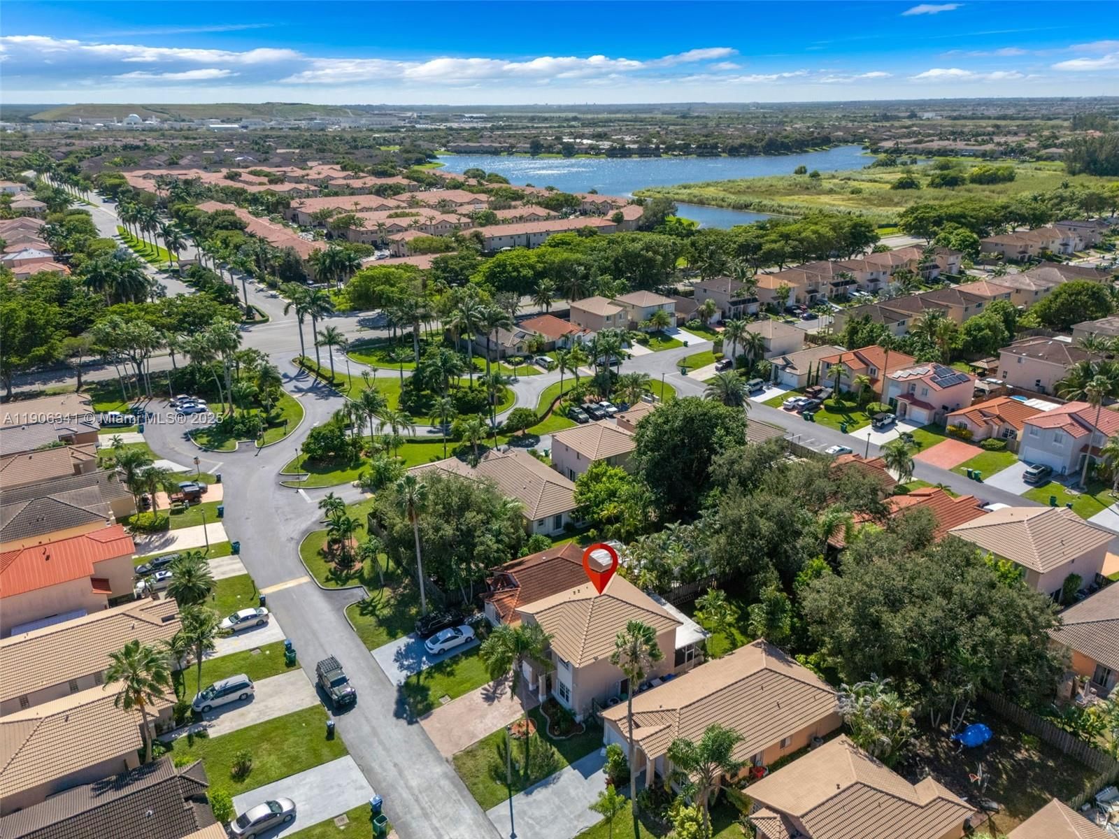 Real estate property located at 21500 88th Ave, Miami-dade, Lakes By The Bay Sec 11, Cutler Bay, FL
