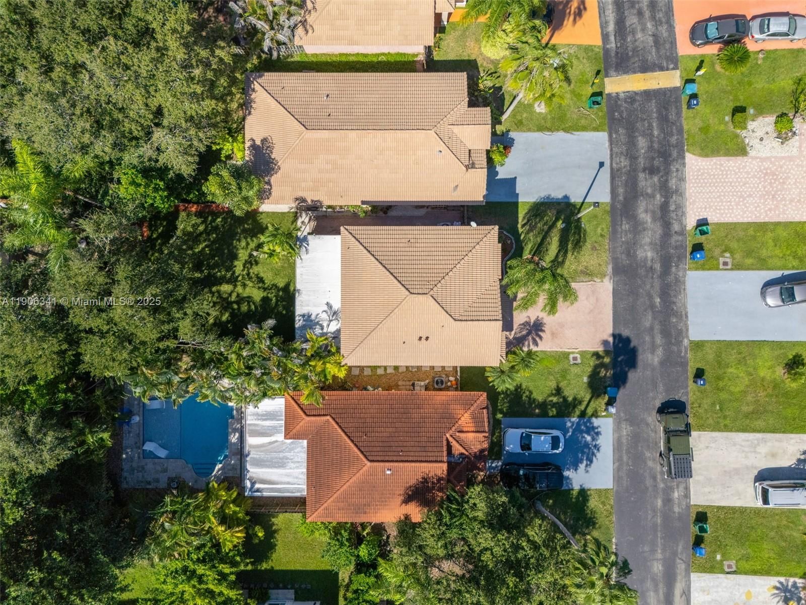 Real estate property located at 21500 88th Ave, Miami-dade, Lakes By The Bay Sec 11, Cutler Bay, FL