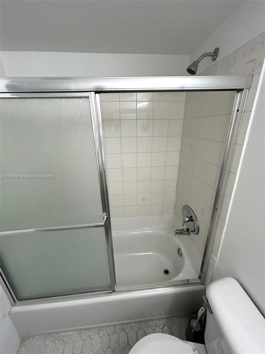Real estate property located at 11905 2nd Ave C402, Miami-dade, Capri Gardens Condo, North Miami, FL
