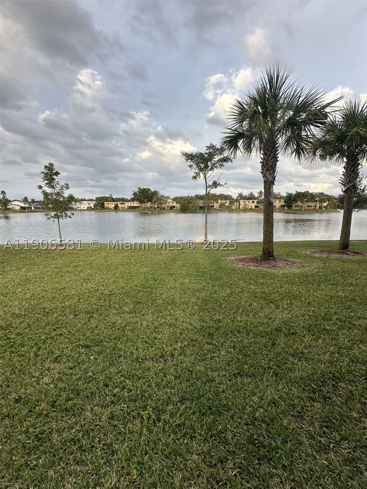 Real estate property located at 9783 Nob Hill Ct #9783, Broward, Villas De Venezia Condo, Sunrise, FL