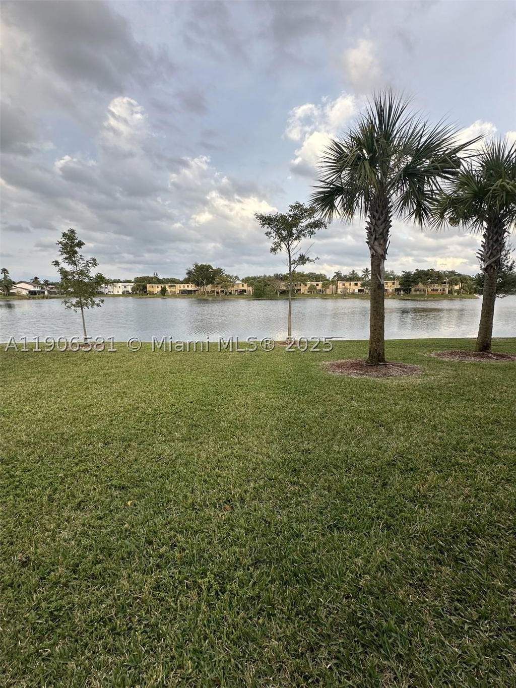 Real estate property located at 9783 Nob Hill Ct #9783, Broward, Villas De Venezia Condo, Sunrise, FL
