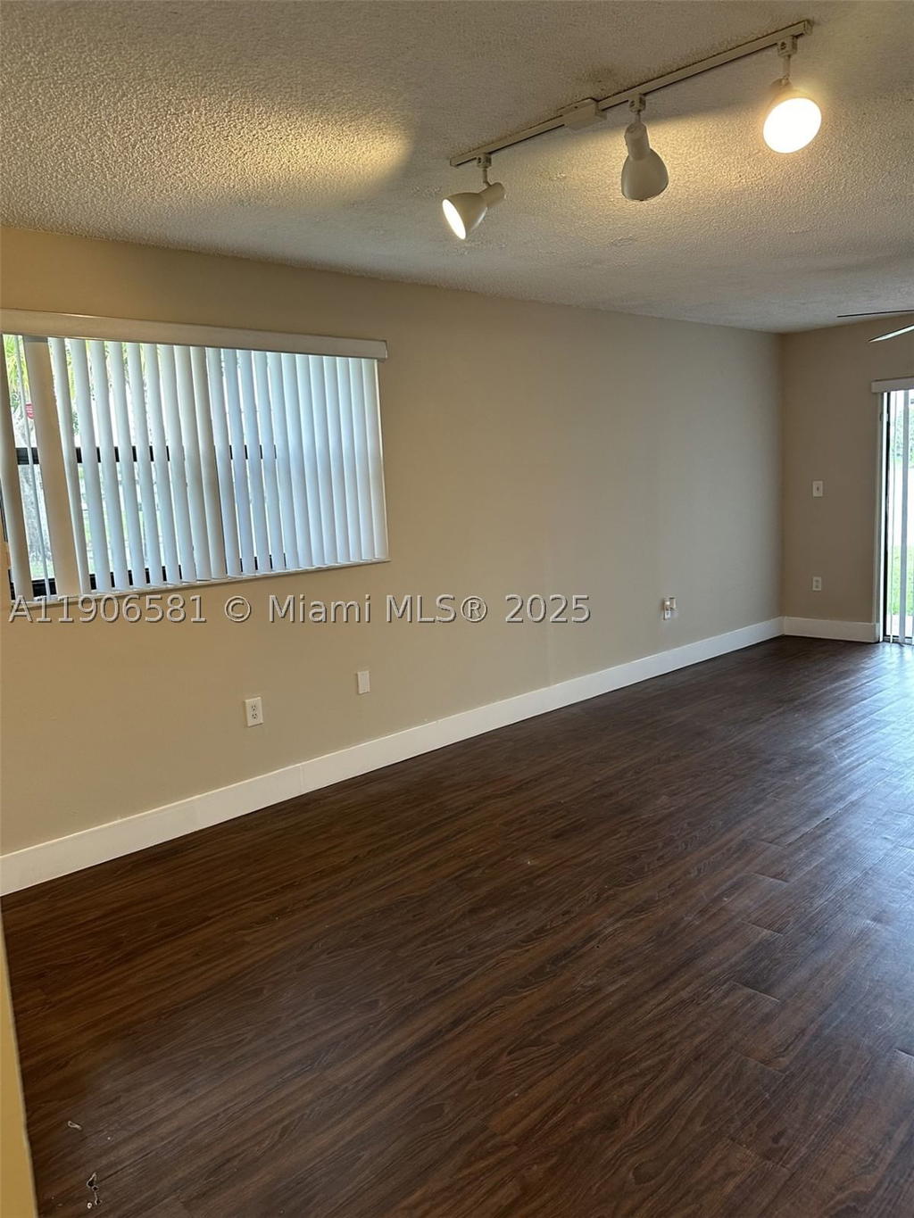 Real estate property located at 9783 Nob Hill Ct #9783, Broward, Villas De Venezia Condo, Sunrise, FL