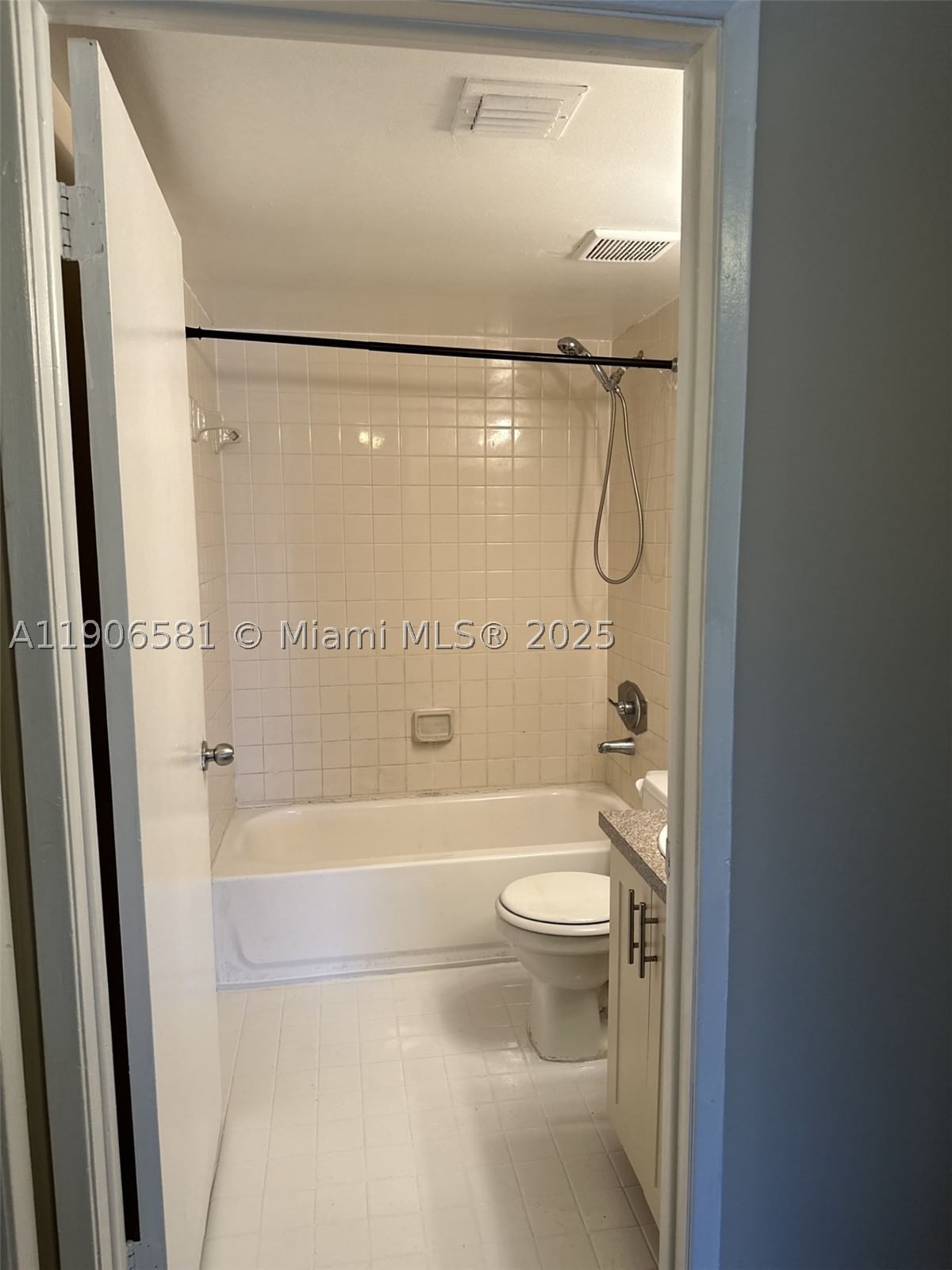 Real estate property located at 9783 Nob Hill Ct #9783, Broward, Villas De Venezia Condo, Sunrise, FL