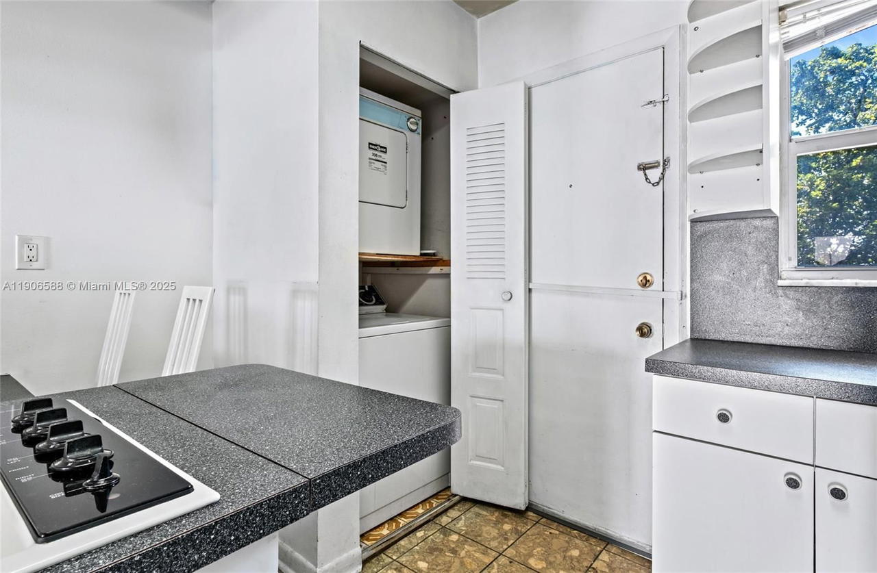 Real estate property located at 1950 54th St #313, Miami-dade, Westland-eden Condo I, Hialeah, FL