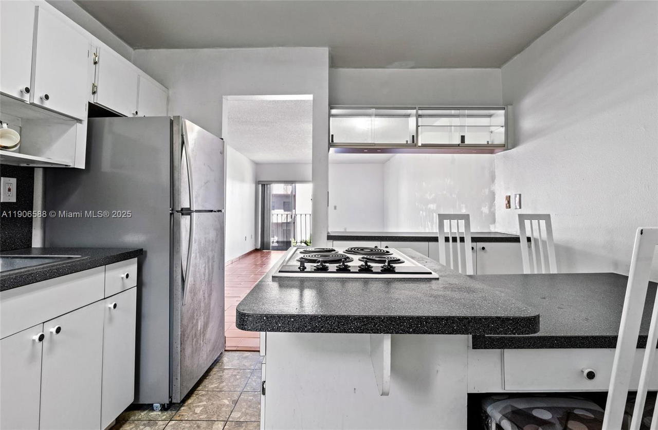 Real estate property located at 1950 54th St #313, Miami-dade, Westland-eden Condo I, Hialeah, FL