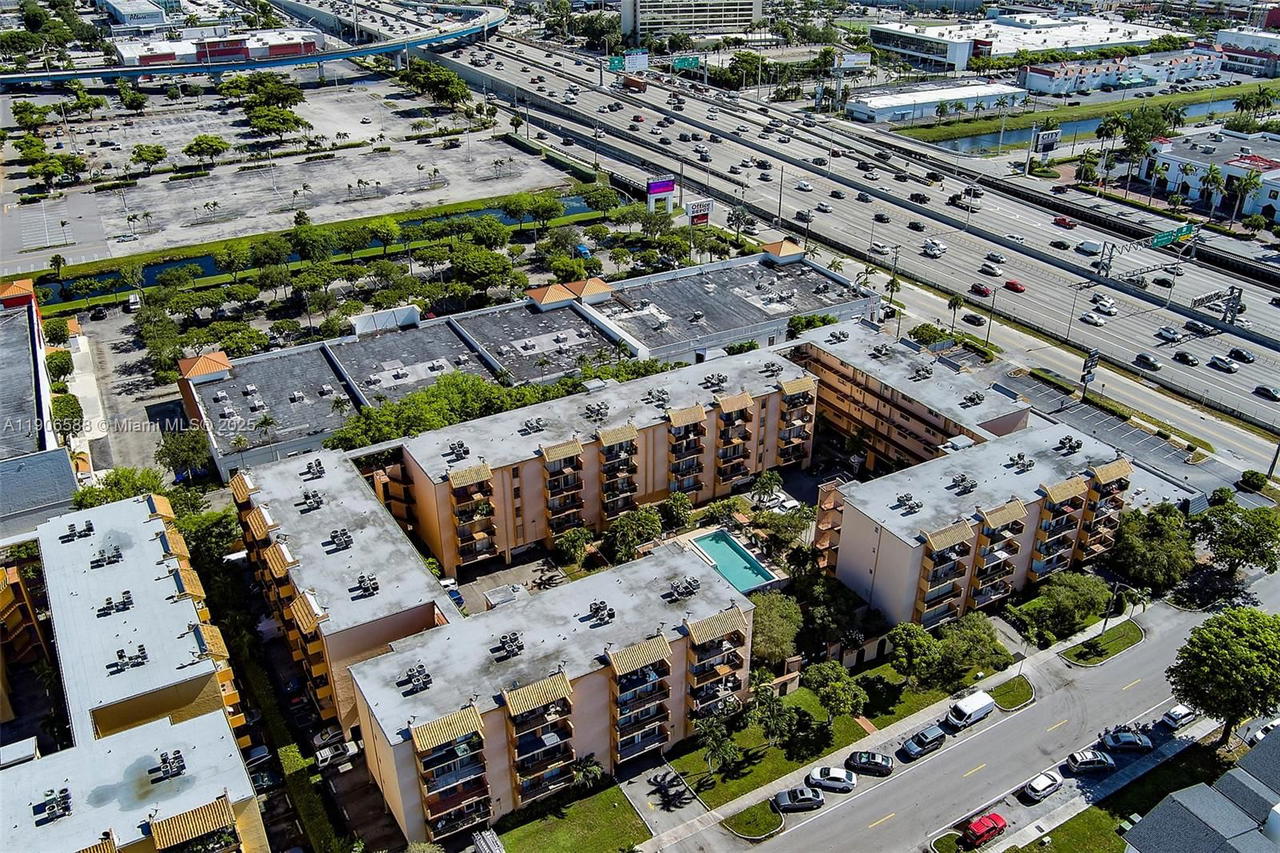 Real estate property located at 1950 54th St #313, Miami-dade, Westland-eden Condo I, Hialeah, FL
