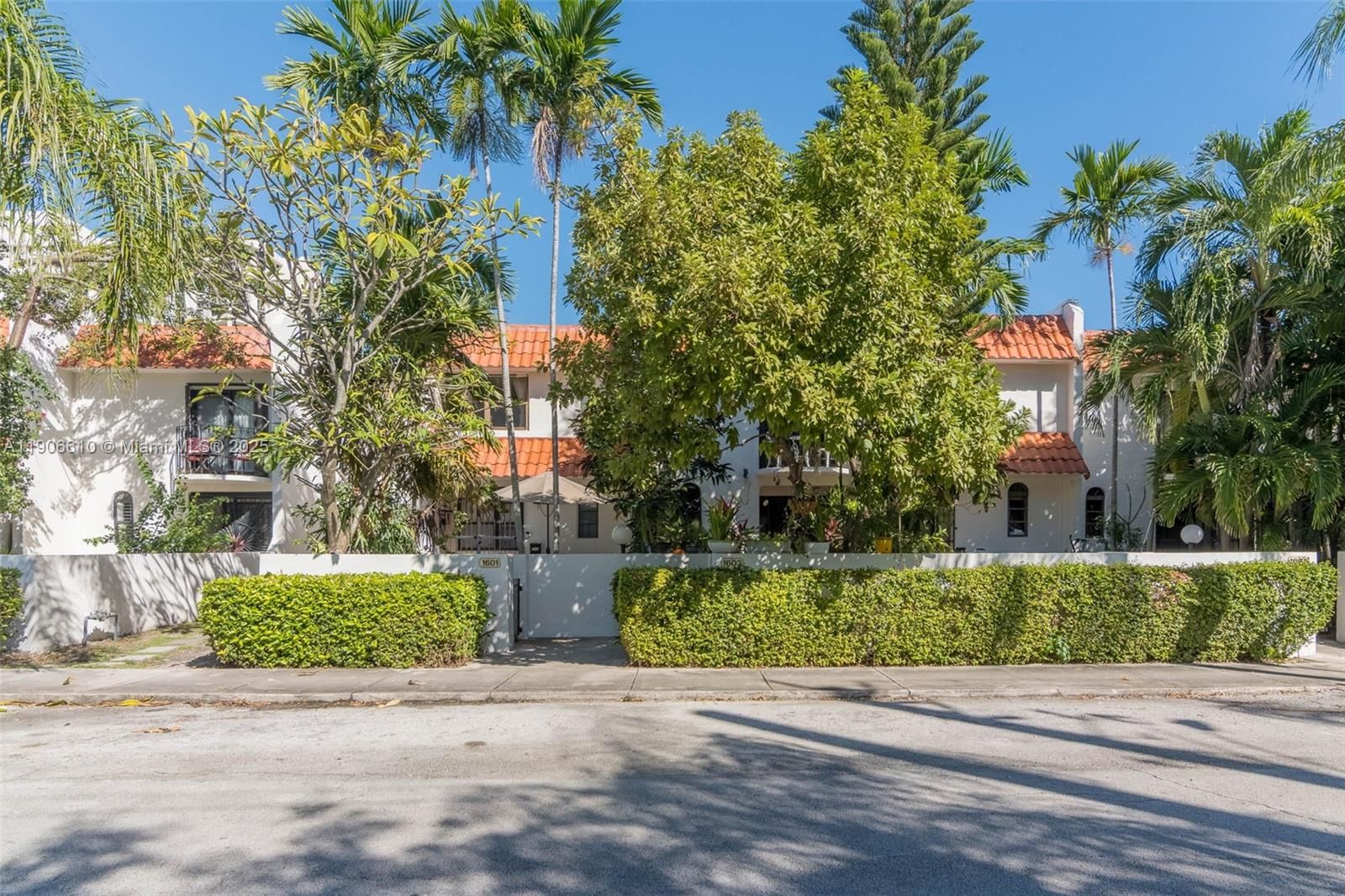 Real estate property located at 1603 105th St #3-9, Miami-dade, Harbour Club Villas Condo, Miami Shores, FL