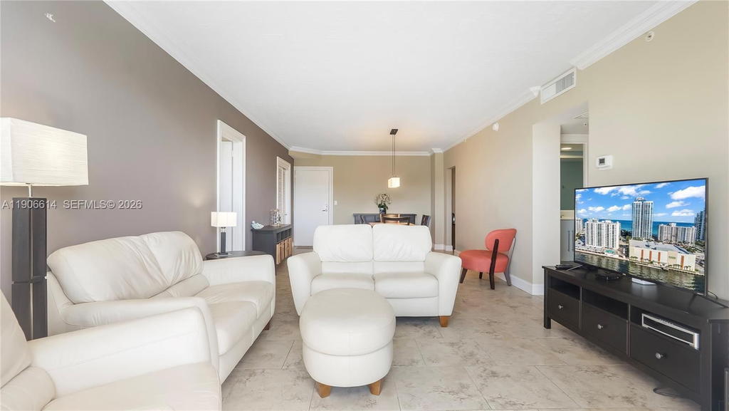 Real estate property located at 3000 Ocean Dr #420, Broward, Residences On Hollywood B, Hollywood, FL