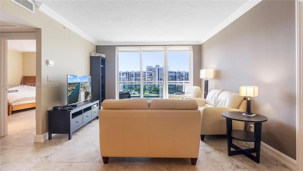 Real estate property located at 3000 Ocean Dr #420, Broward, Residences On Hollywood B, Hollywood, FL