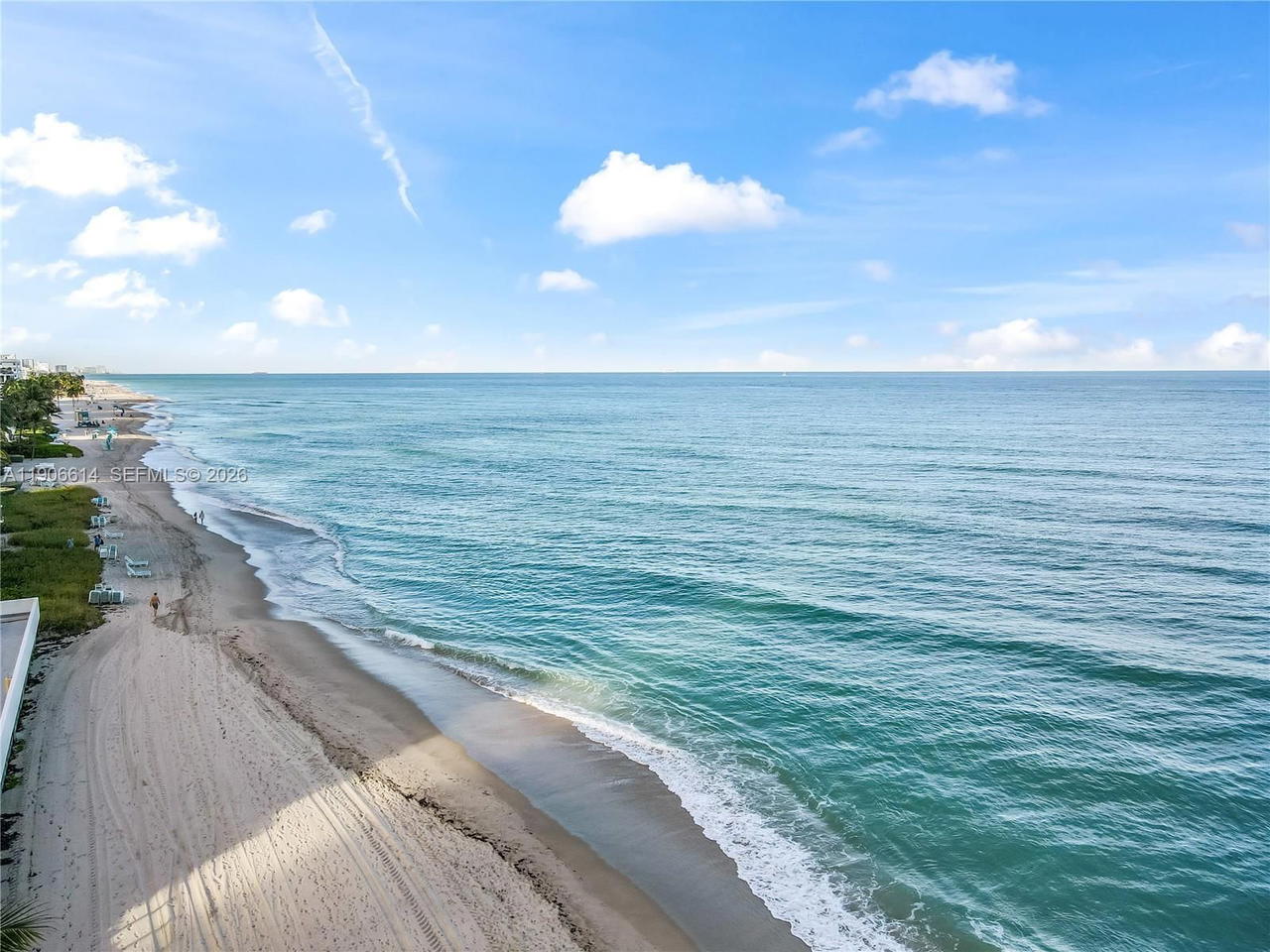 Real estate property located at 3000 Ocean Dr #420, Broward, Residences On Hollywood B, Hollywood, FL