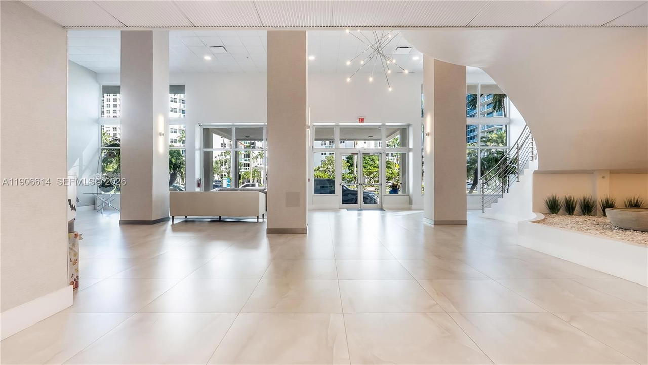 Real estate property located at 3000 Ocean Dr #420, Broward, Residences On Hollywood B, Hollywood, FL
