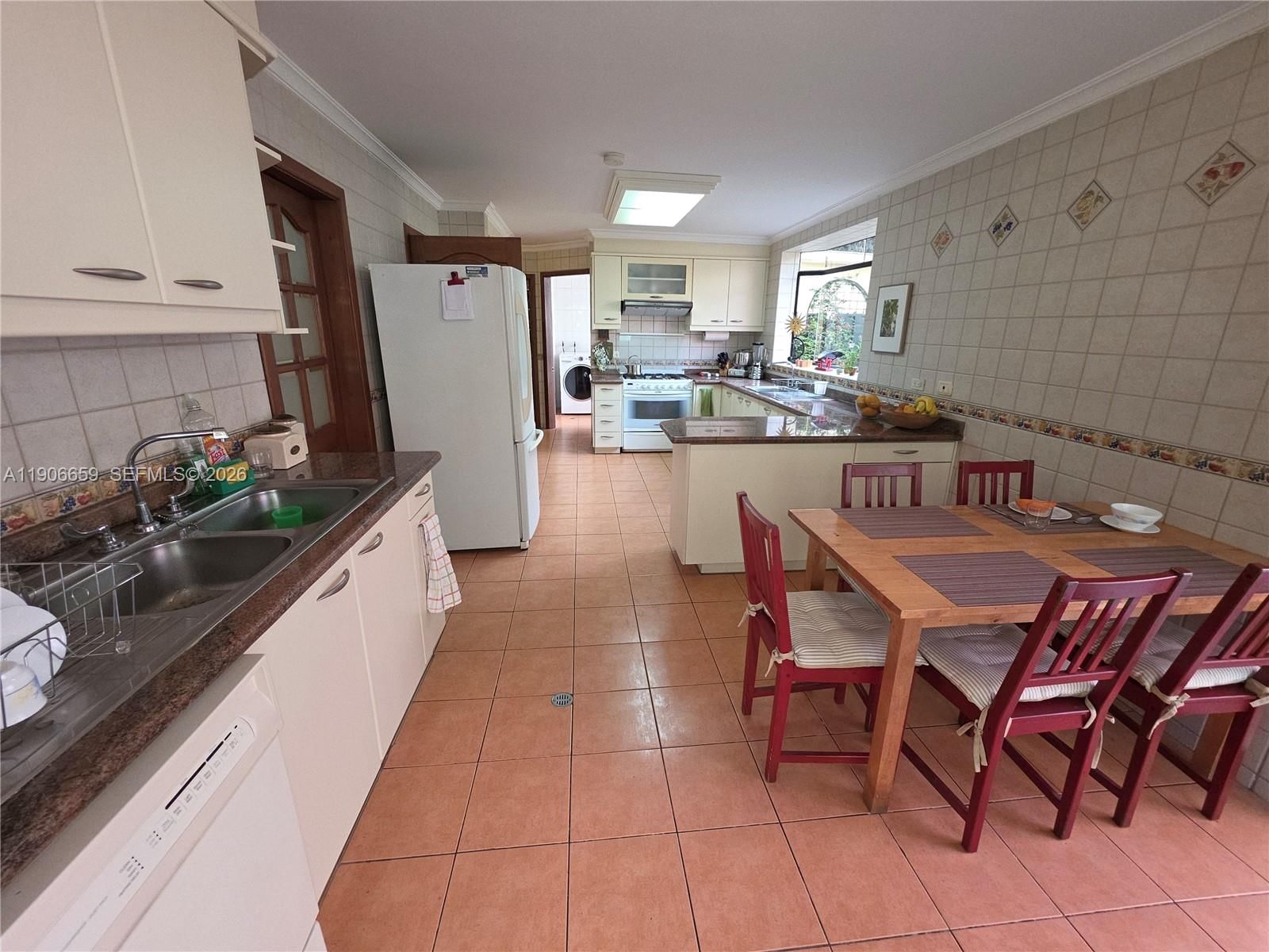 Real estate property located at , Other, Conjunto Alelies, Quito, OS, EC