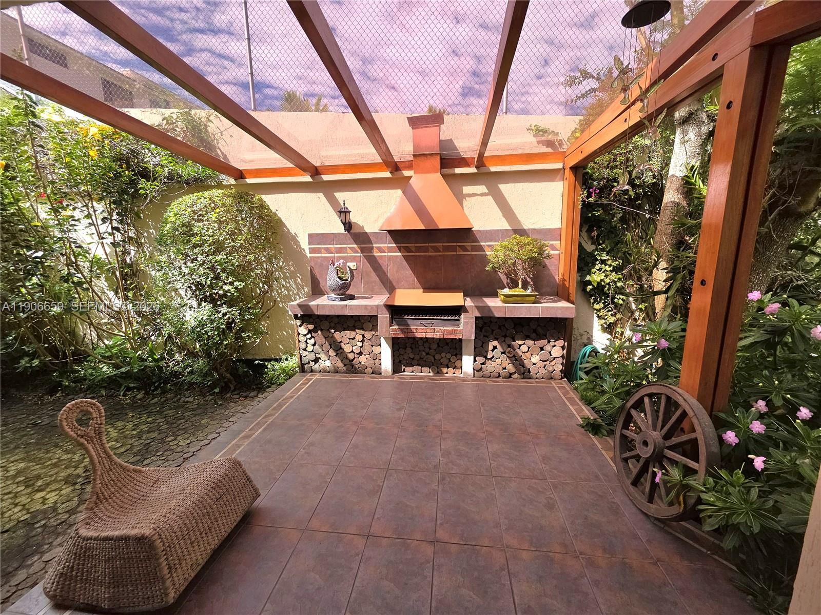 Real estate property located at , Other, Conjunto Alelies, Quito, OS, EC