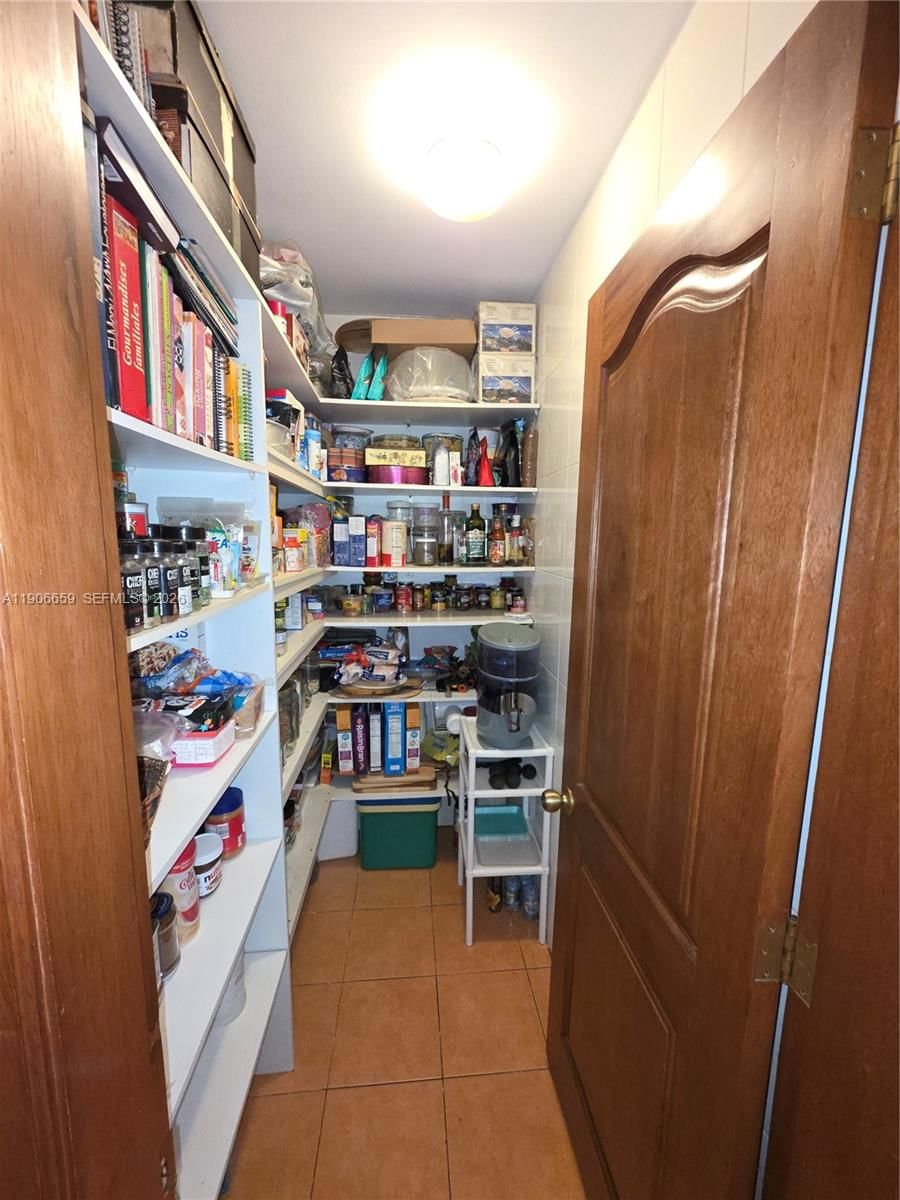 Real estate property located at , Other, Conjunto Alelies, Quito, OS, EC