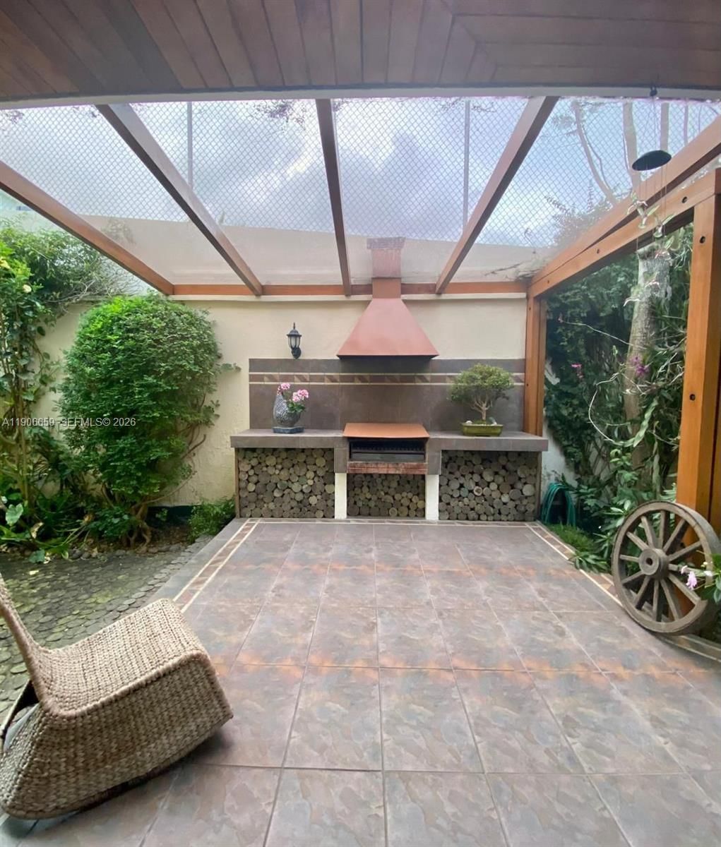 Real estate property located at , Other, Conjunto Alelies, Quito, OS, EC