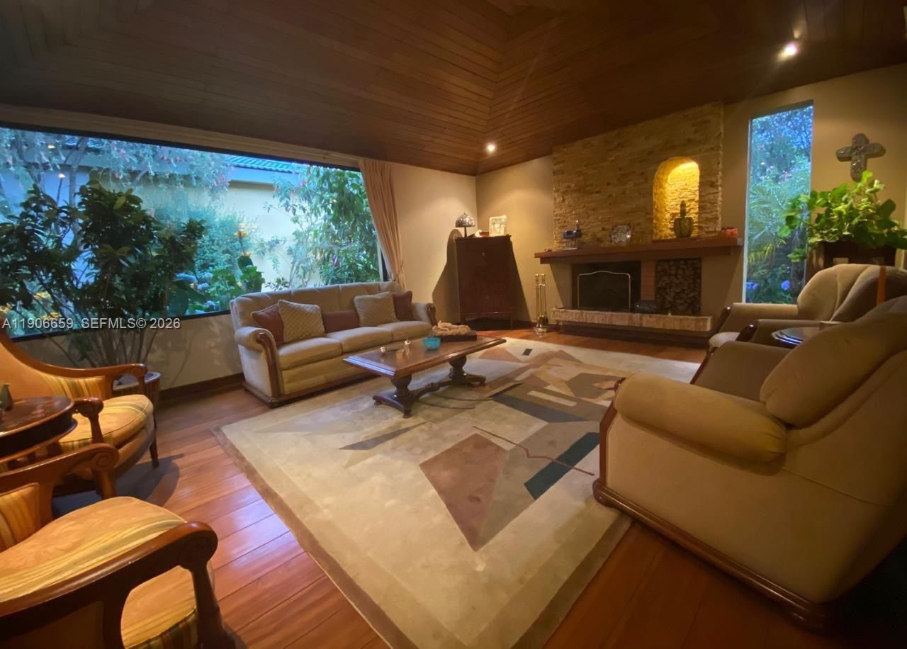 Real estate property located at , Other, Conjunto Alelies, Quito, OS, EC