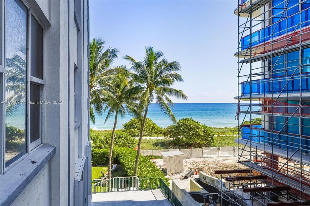 Real estate property located at 9195 Collins Ave #404, Miami-dade, Carlisle On The Ocean Con, Surfside, FL