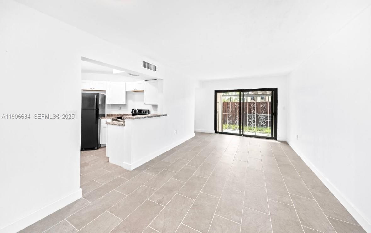 Real estate property located at 680 Park Dr #3-106, Miami-dade, West Gardens Village Cond, Miami, FL