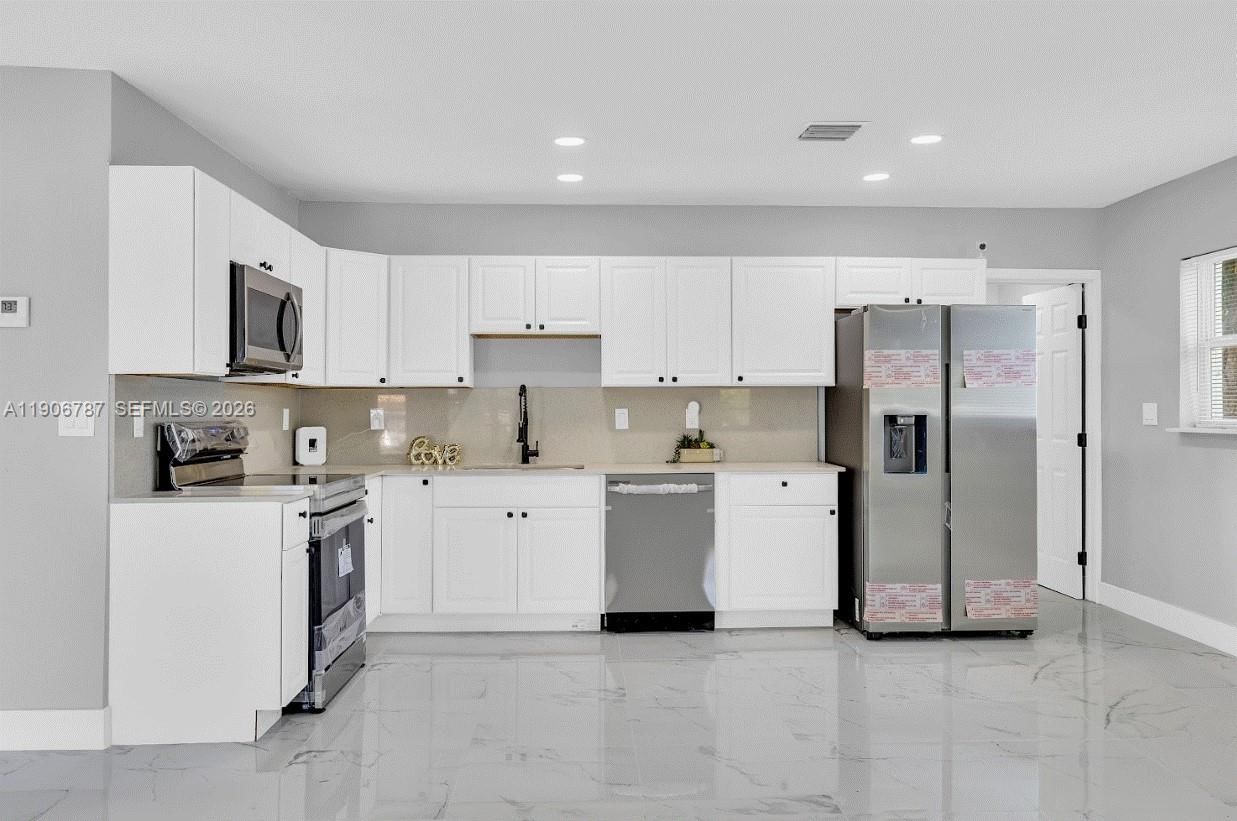 Real estate property located at 2810 Mayo St, Broward, South Hollywood Amd Plat, Hollywood, FL