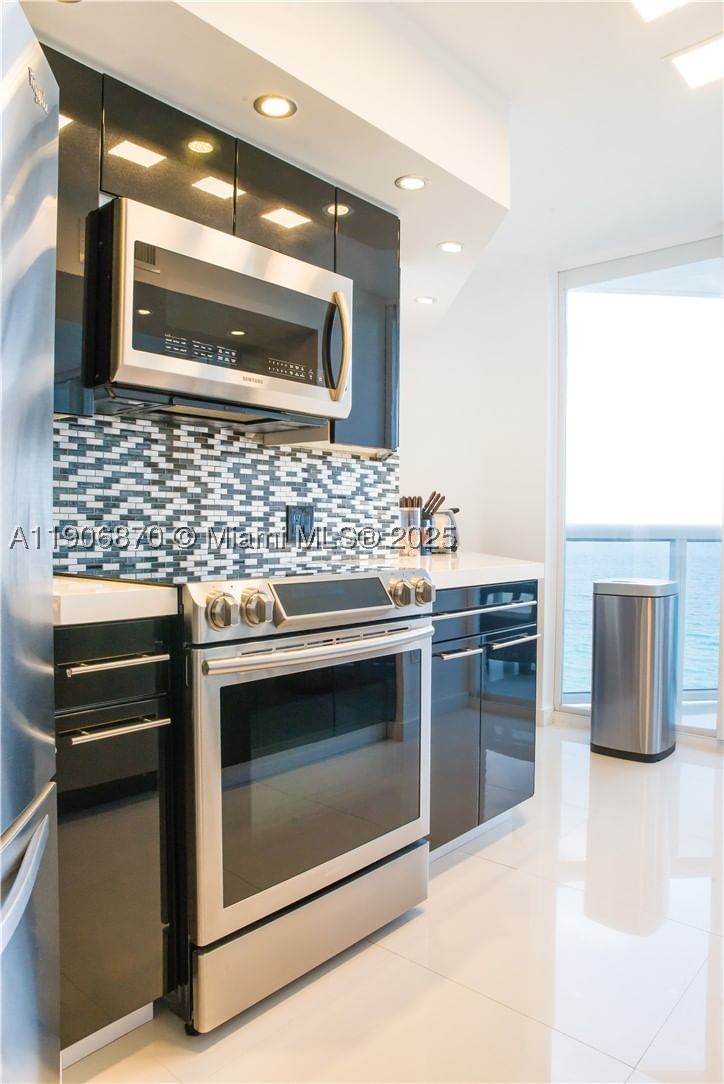 Real estate property located at 6301 Collins Ave #1402, Miami-dade, La Gorce Palace Condo, Miami Beach, FL