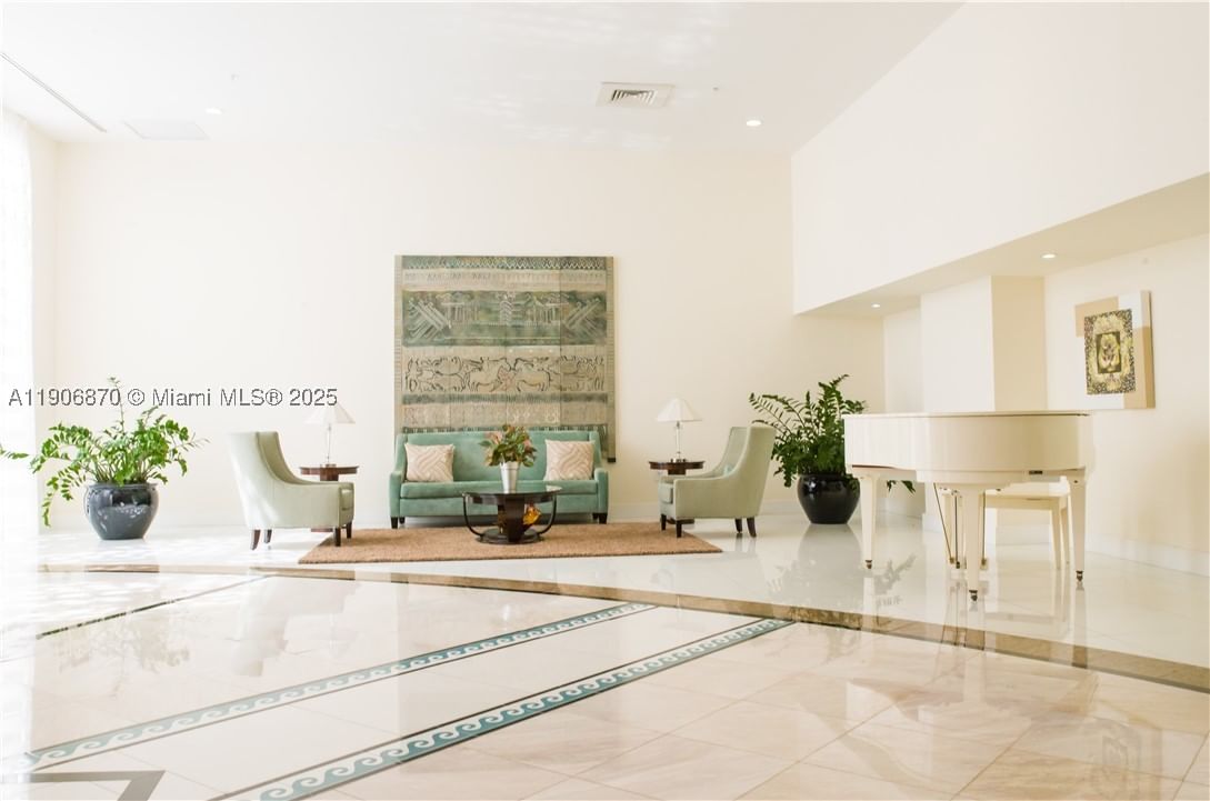 Real estate property located at 6301 Collins Ave #1402, Miami-dade, La Gorce Palace Condo, Miami Beach, FL