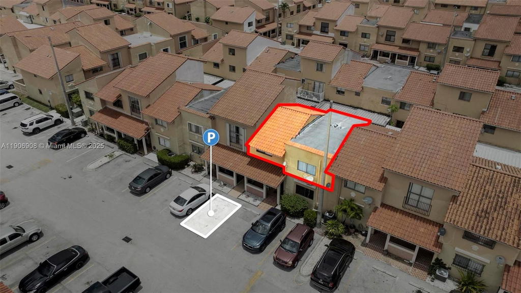 Real estate property located at 2735 61ST PL #204, Miami-dade, Lago Grande, Hialeah, FL