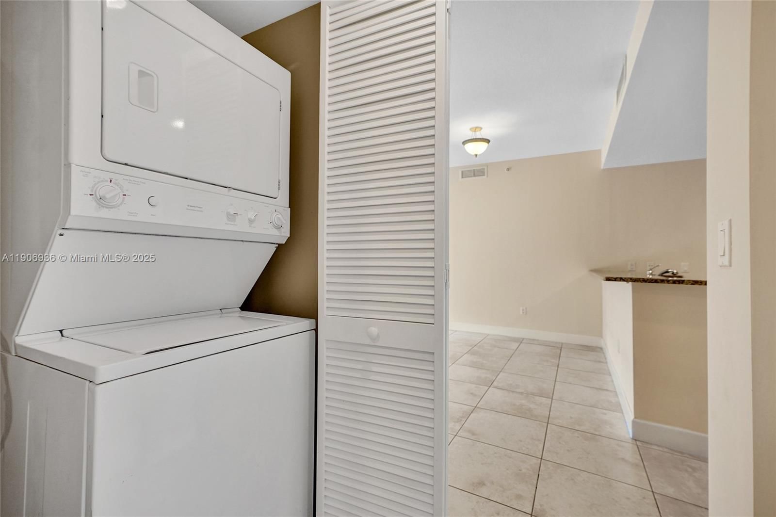 Real estate property located at 55 Merrick Way #619, Miami-dade, 55 Merrick Condo, Coral Gables, FL