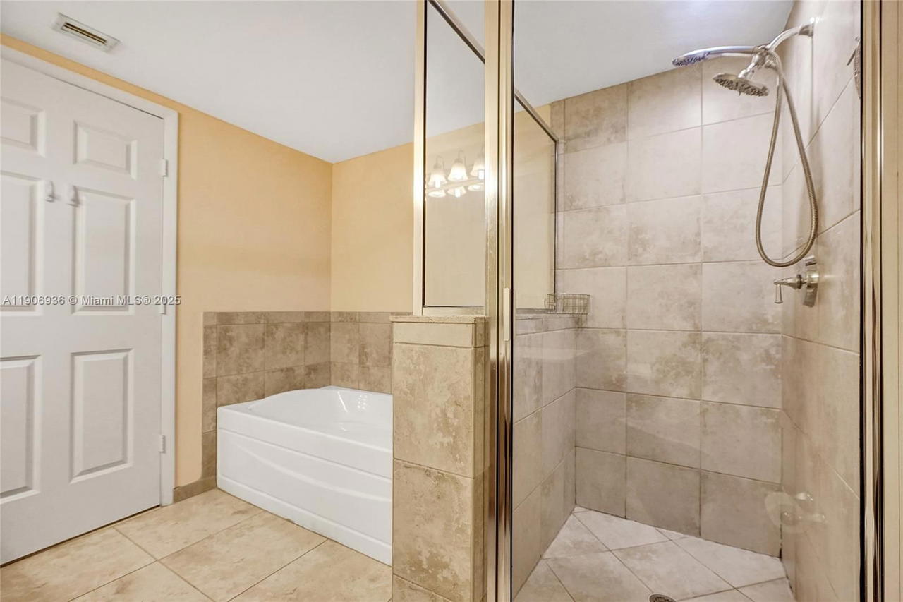 Real estate property located at 55 Merrick Way #619, Miami-dade, 55 Merrick Condo, Coral Gables, FL