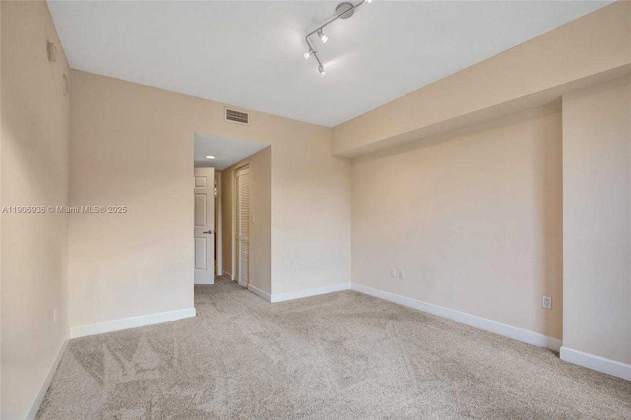 Real estate property located at 55 Merrick Way #619, Miami-dade, 55 Merrick Condo, Coral Gables, FL
