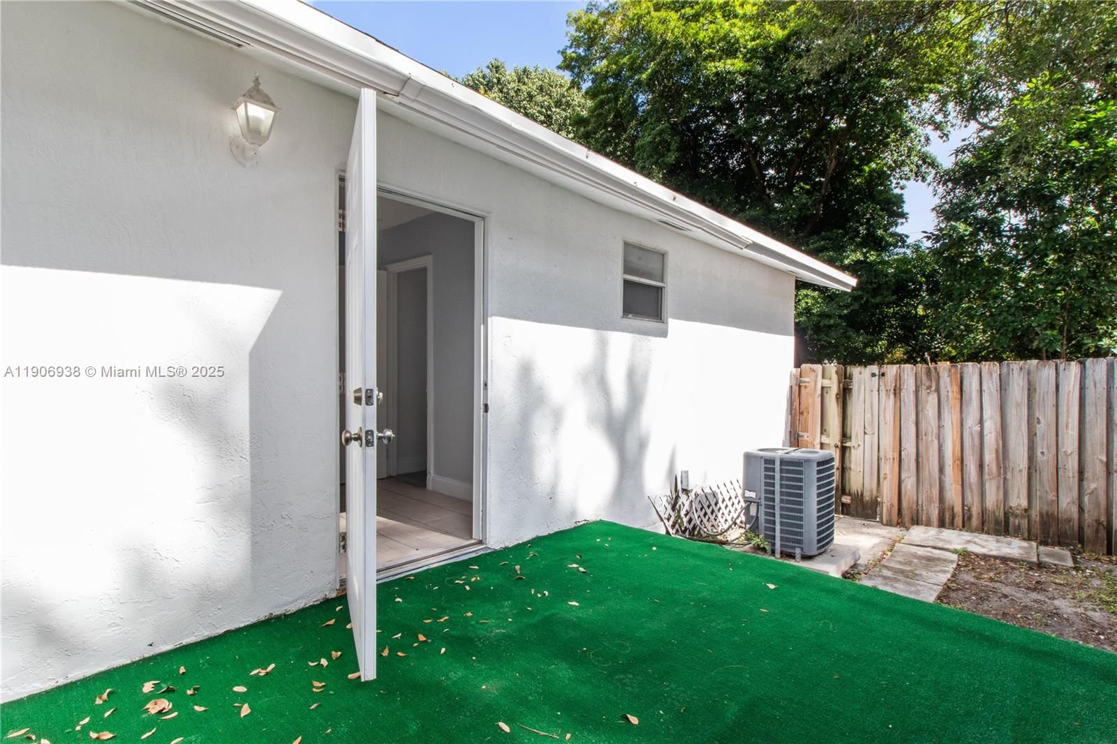 Real estate property located at 5519 4th Ave, Miami-dade, Buena Vista Gardens, Miami, FL