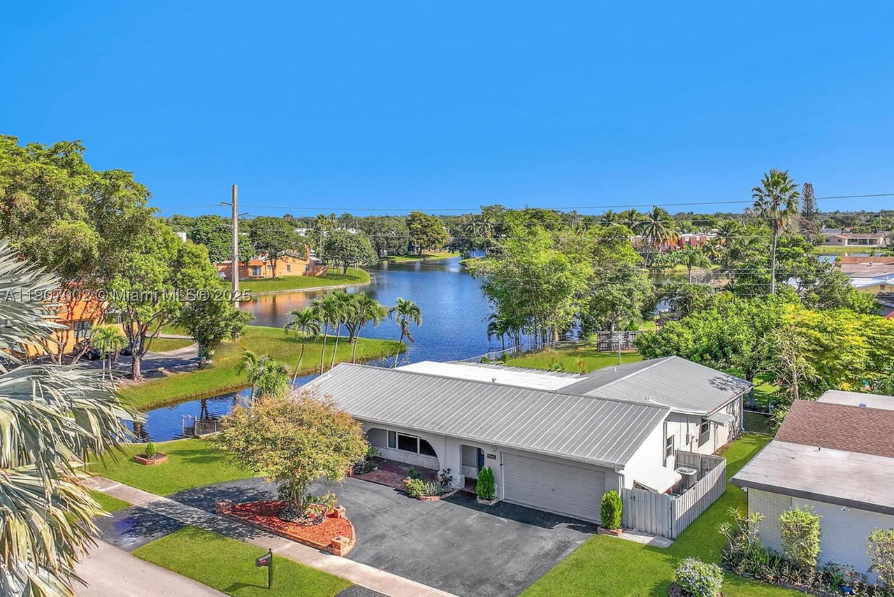 Real estate property located at 1245 92nd Ave, Broward, Westview, Pembroke Pines, FL