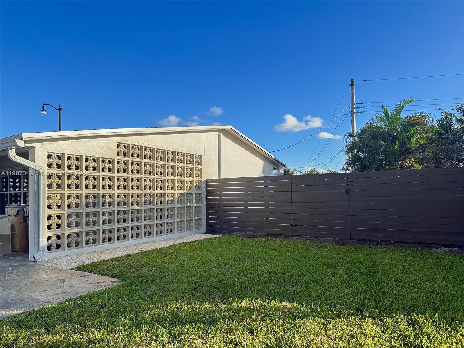 Real estate property located at 1630 34th Ct, Broward, Cresthaven No 9 Replat, Pompano Beach, FL