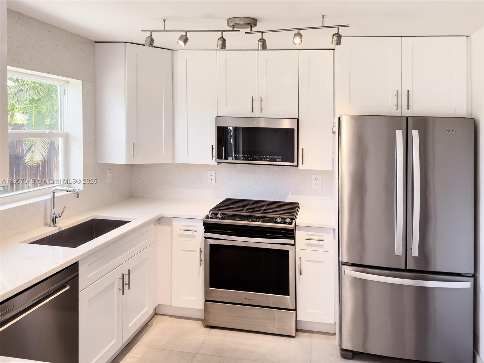 Real estate property located at 1630 34th Ct, Broward, Cresthaven No 9 Replat, Pompano Beach, FL