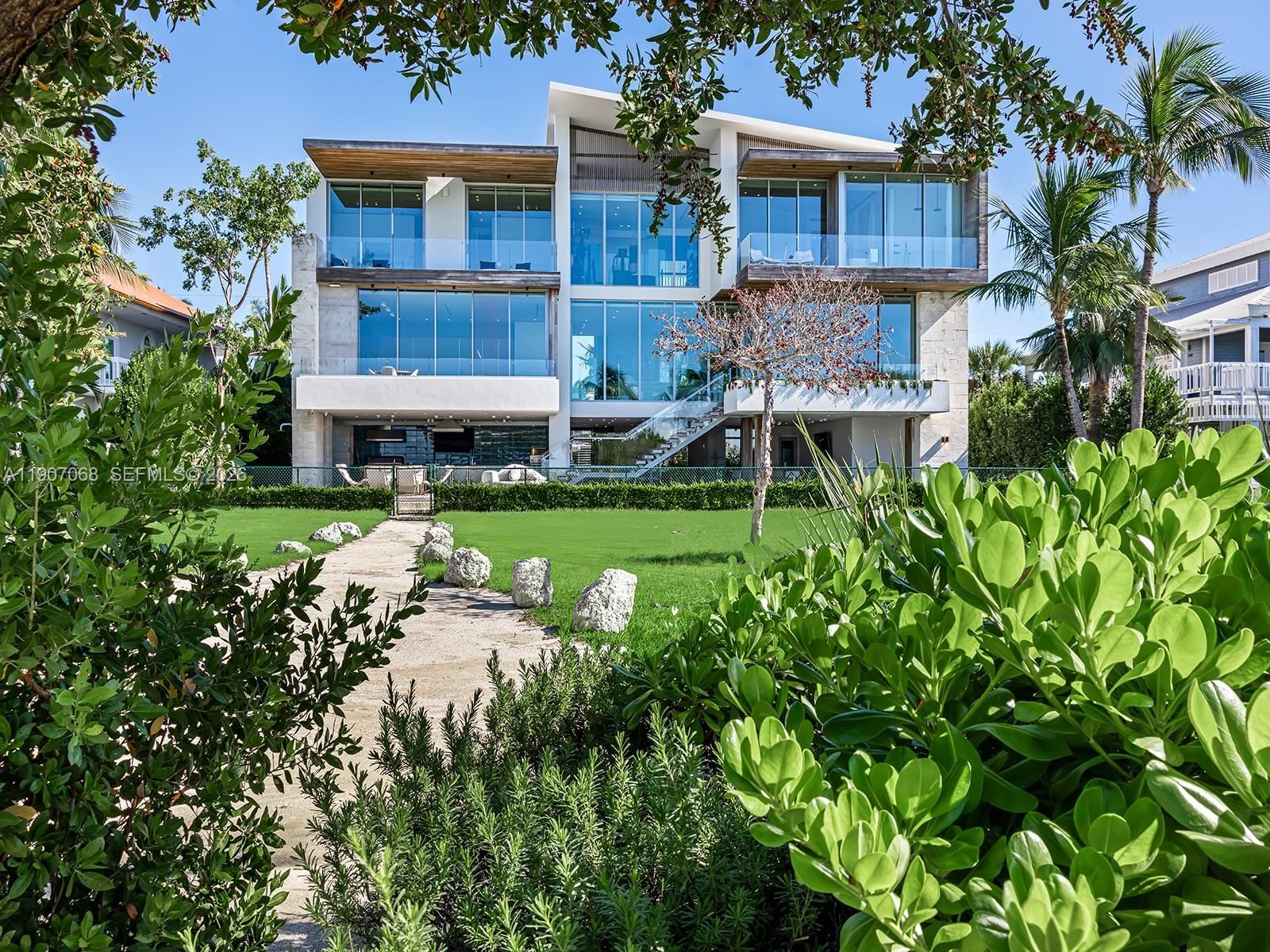 Real estate property located at 236 Costa Bravo Dr, Monroe, Port Antigua Plat No 2, Islamorada, FL