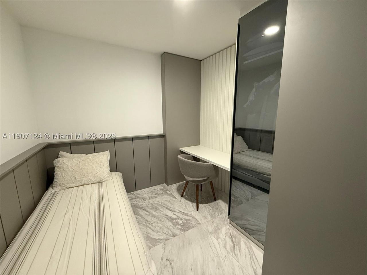 Real estate property located at 851 1st Ave #4811, Miami-dade, Paramount Miami Worldcent, Miami, FL