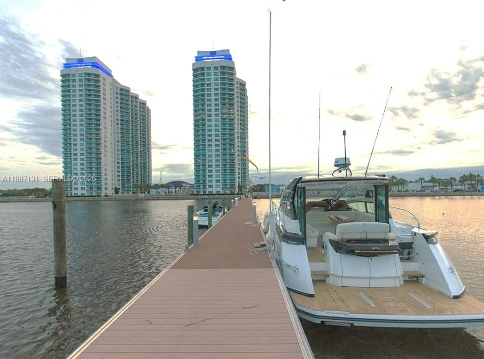 Real estate property located at 231 Riverside Dr #510, Volusia, Marina Grande On The Halif, Daytona Beach, FL