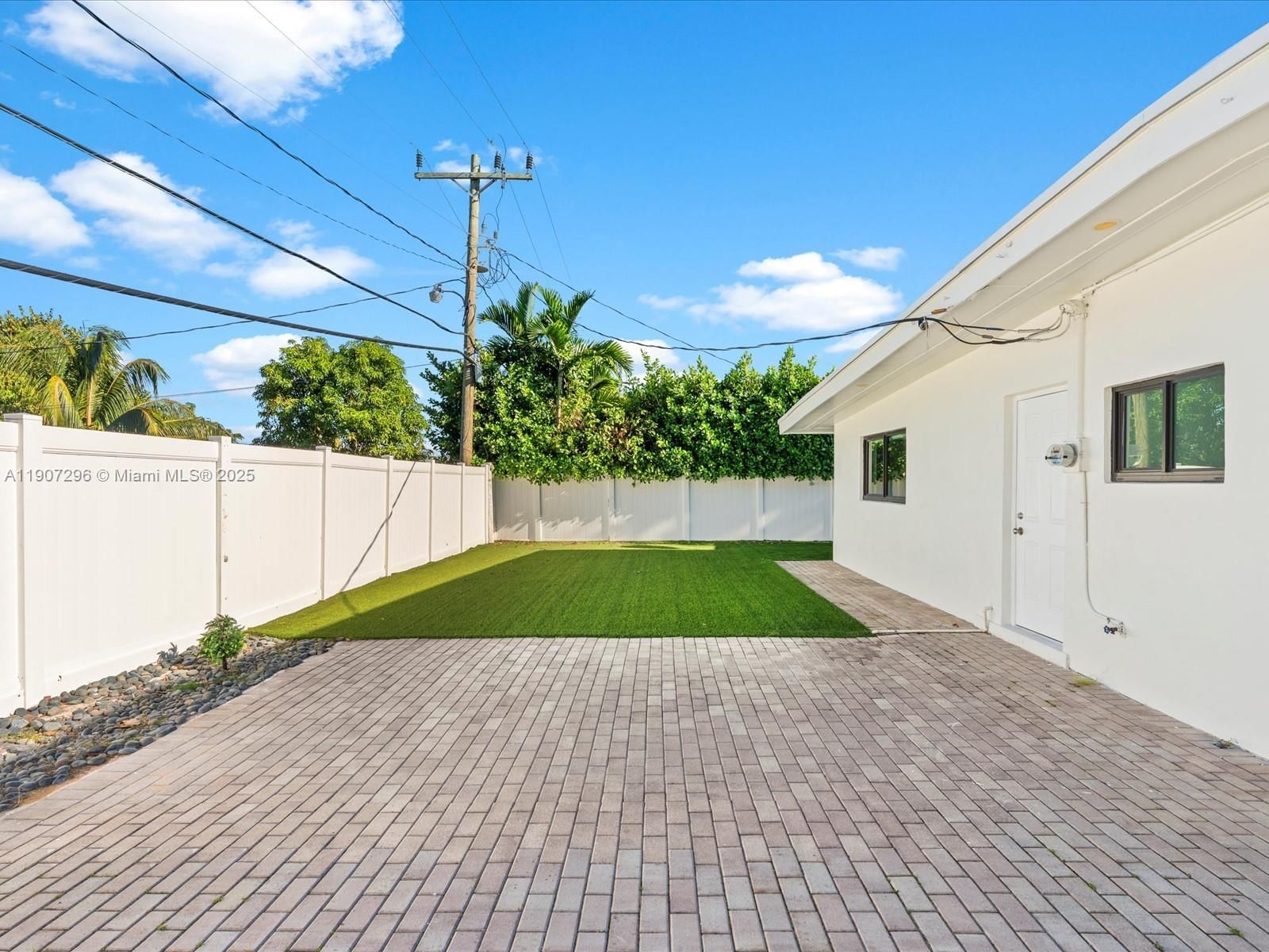 Real estate property located at 19461 22nd Rd, Miami-dade, Sky Lake, North Miami Beach, FL