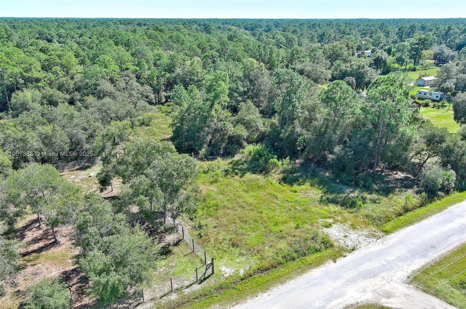 Real estate property located at 325 Estribo St, Hendry, Montura Ranch, Clewiston, FL