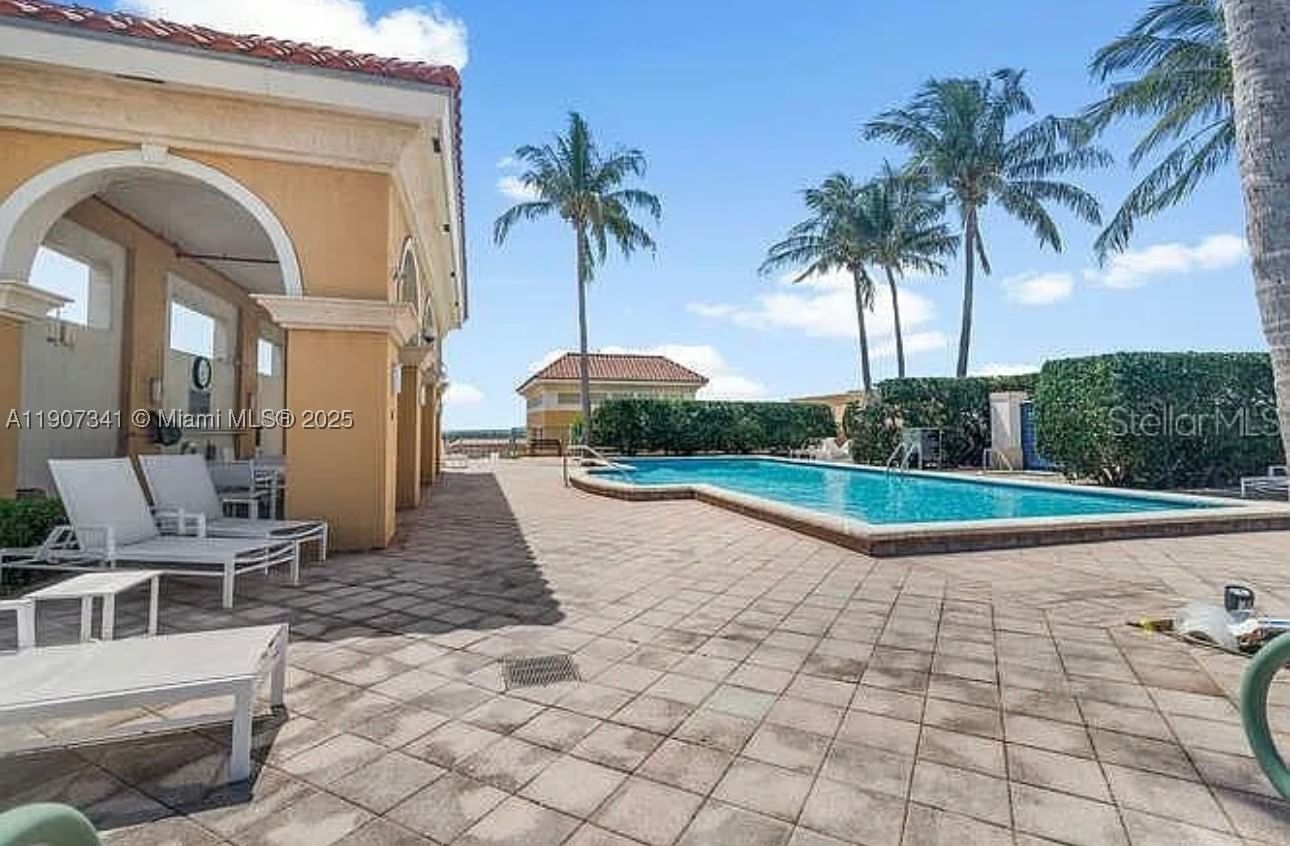 Real estate property located at 403 Sapodilla Ave #104, Palm Beach, Metropolitan Condo, West Palm Beach, FL