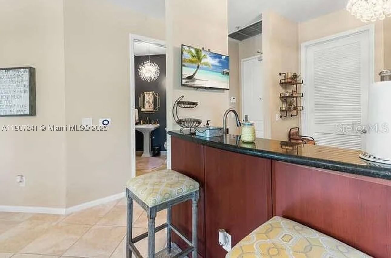 Real estate property located at 403 Sapodilla Ave #104, Palm Beach, Metropolitan Condo, West Palm Beach, FL