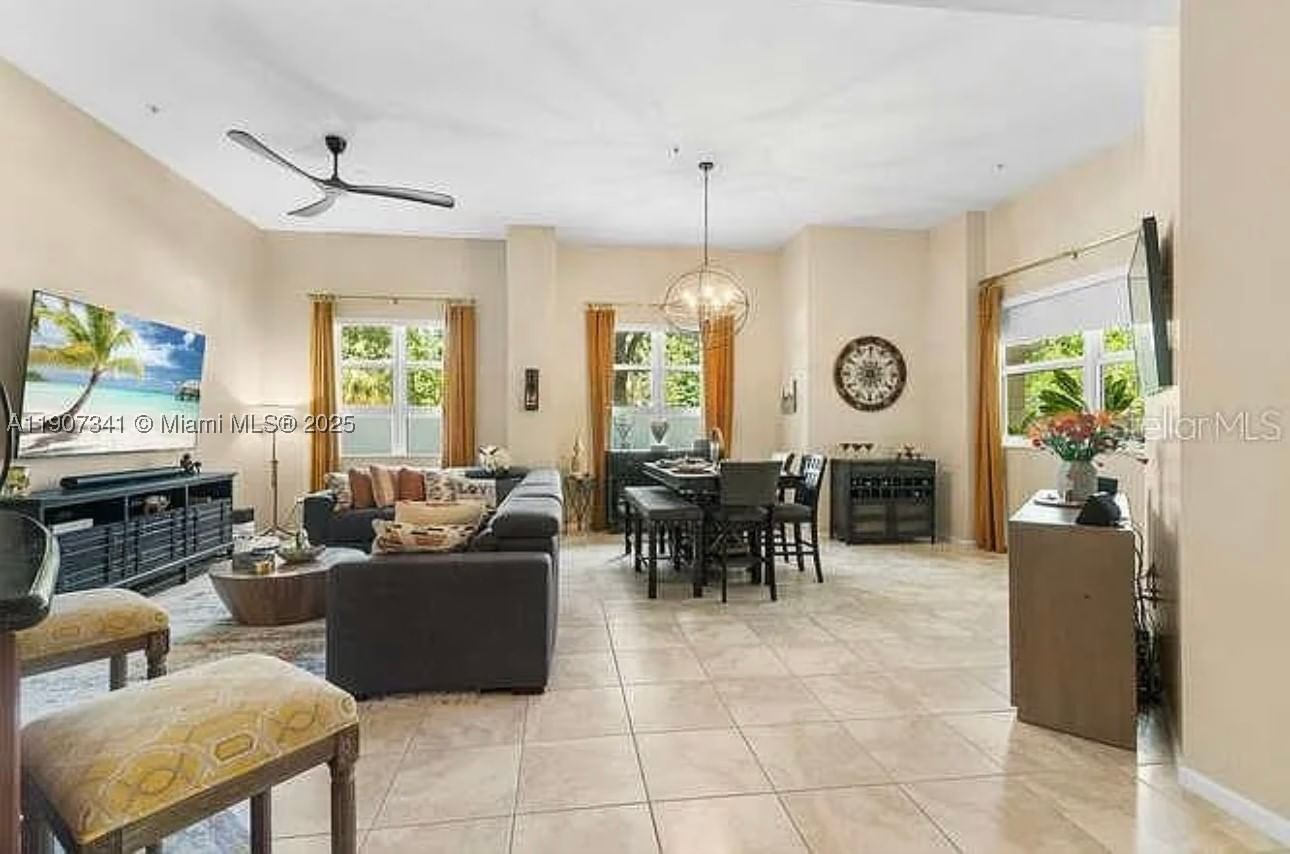 Real estate property located at 403 Sapodilla Ave #104, Palm Beach, Metropolitan Condo, West Palm Beach, FL