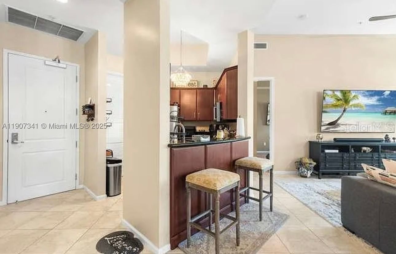 Real estate property located at 403 Sapodilla Ave #104, Palm Beach, Metropolitan Condo, West Palm Beach, FL