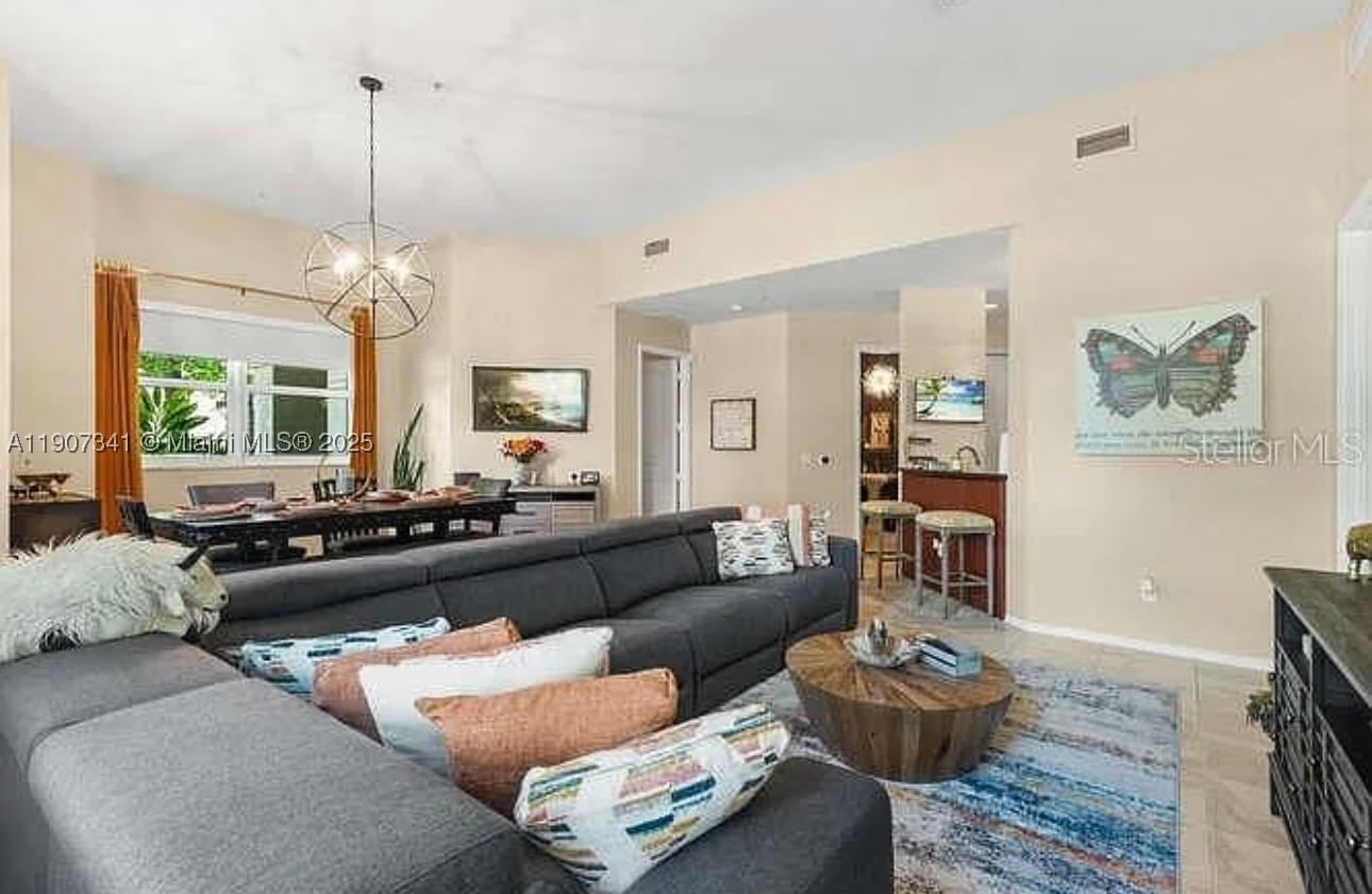 Real estate property located at 403 Sapodilla Ave #104, Palm Beach, Metropolitan Condo, West Palm Beach, FL