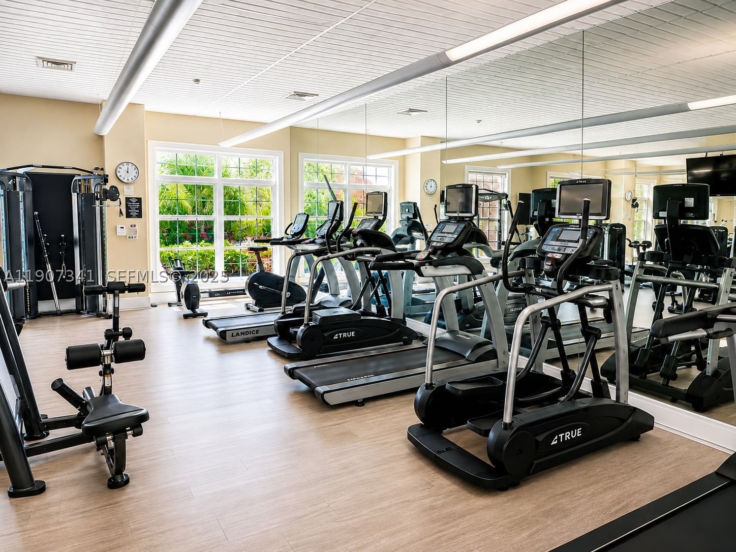 Real estate property located at 403 Sapodilla Ave #104, Palm Beach, Metropolitan Condo, West Palm Beach, FL