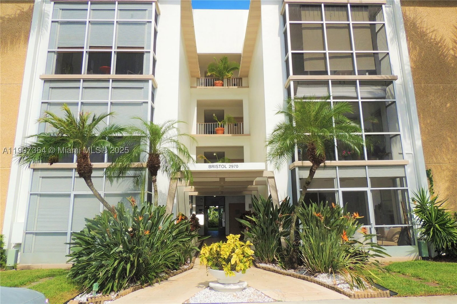 Real estate property located at 2970 16th Ave #413, Broward, River Shores Condo, Oakland Park, FL