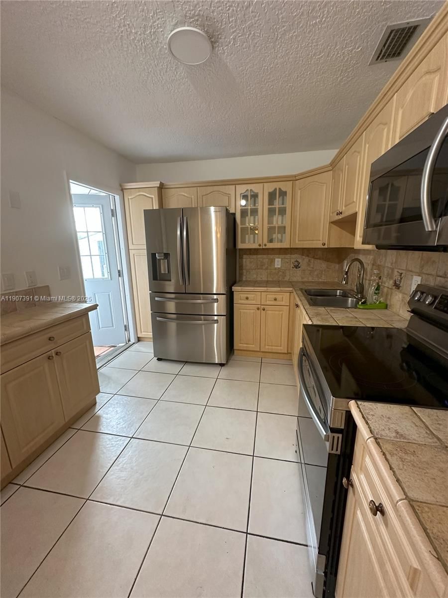 Real estate property located at 8331 38th St, Miami-dade, Tropical Gardens, Miami, FL