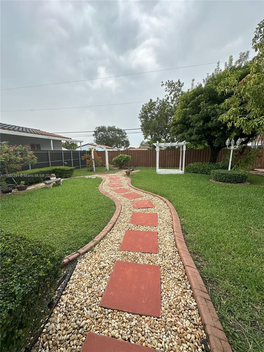 Real estate property located at 8331 38th St, Miami-dade, Tropical Gardens, Miami, FL