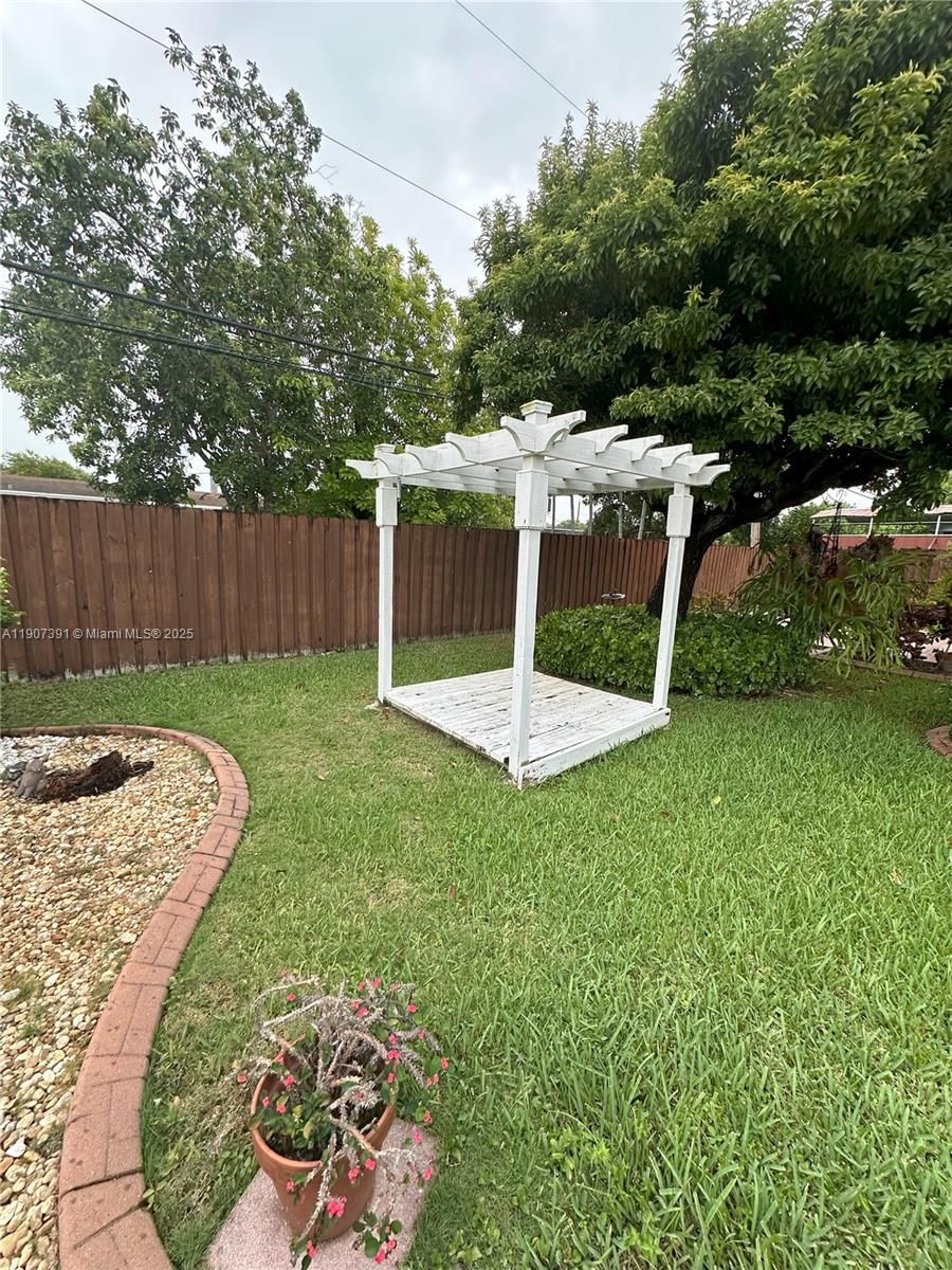 Real estate property located at 8331 38th St, Miami-dade, Tropical Gardens, Miami, FL