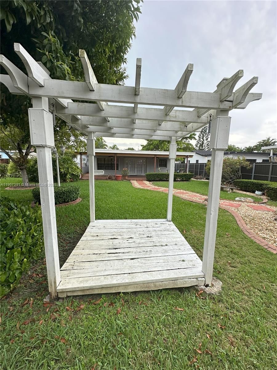 Real estate property located at 8331 38th St, Miami-dade, Tropical Gardens, Miami, FL