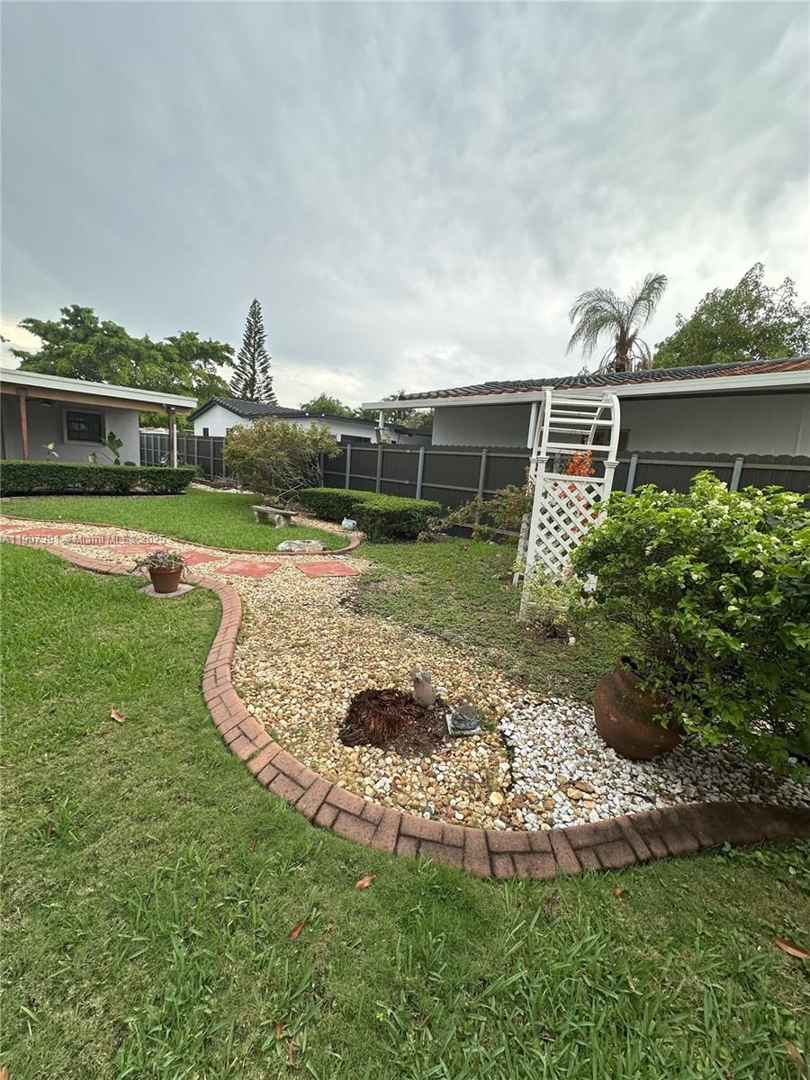 Real estate property located at 8331 38th St, Miami-dade, Tropical Gardens, Miami, FL